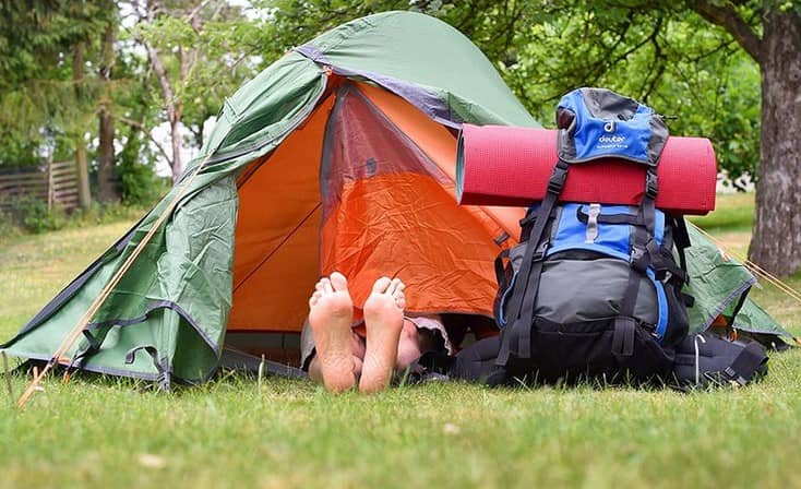 Палатка, коврик, спальник… Как обустроить привал и ночлег в походе?